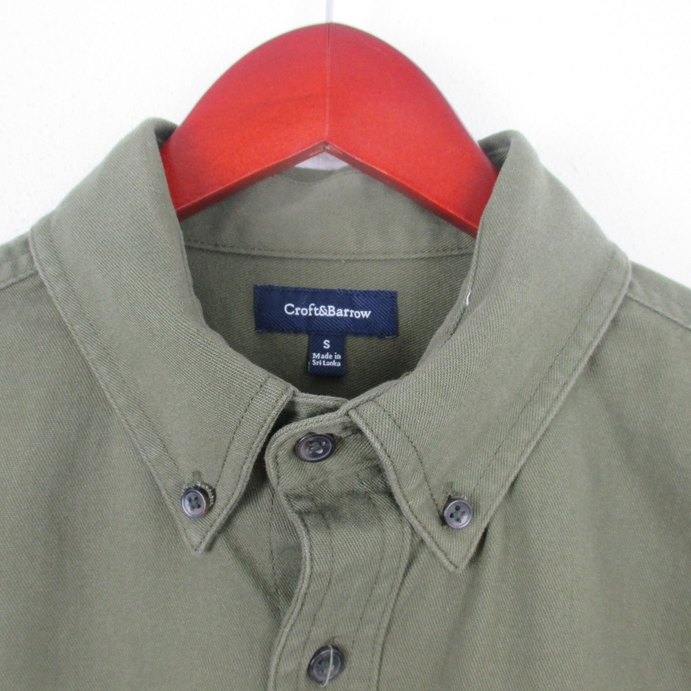 Croft & Barrow Button Down Shirt size Small Green